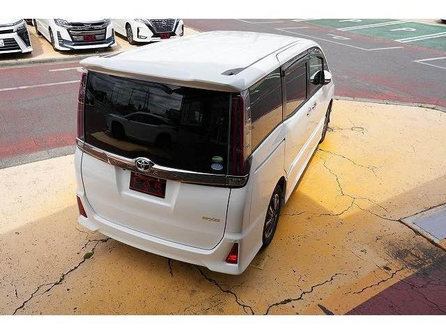 Toyota NOAH 2018-11 7815742-1