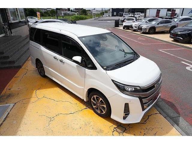Toyota NOAH 2018-11 7815742-17