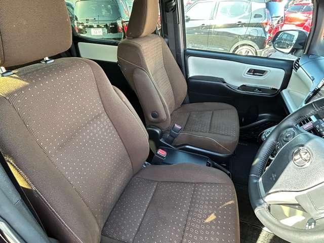 Toyota NOAH 2018-12 7815910-4