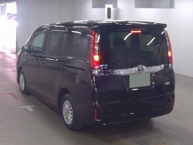 Toyota NOAH 2016-08 7816129-1