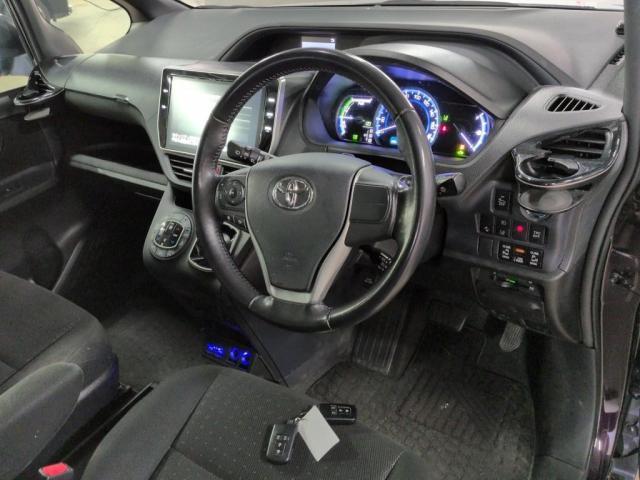 Toyota NOAH 2016-08 7816129-2