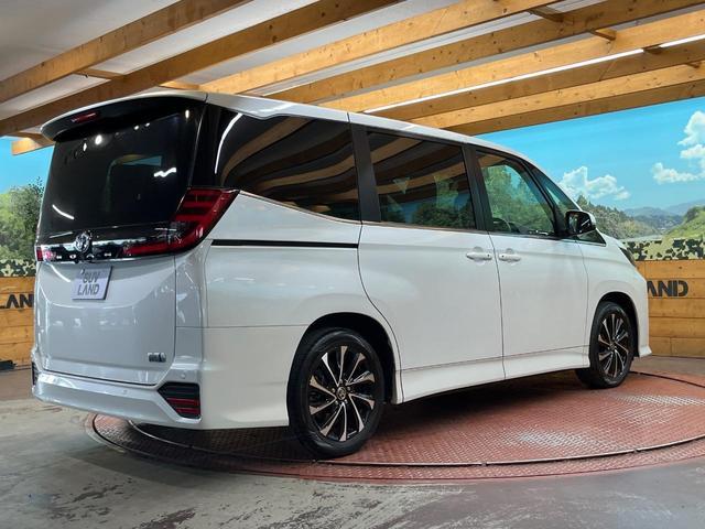 Toyota NOAH 2022-03 7816260-17