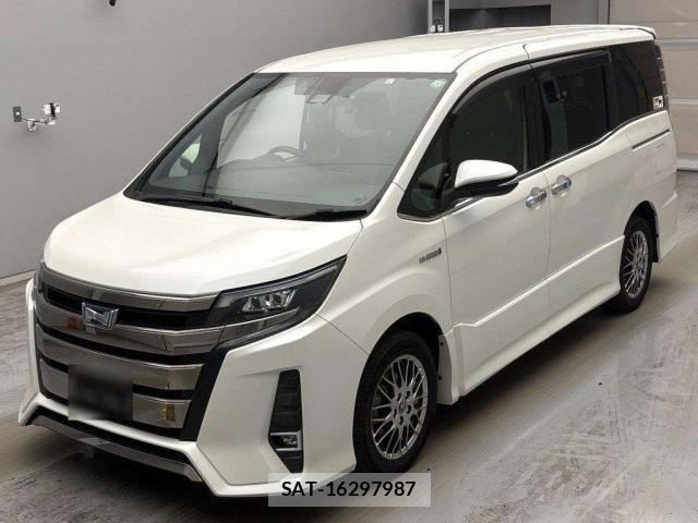 Toyota NOAH 2017-11 7816641-0