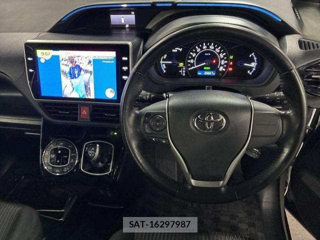 Toyota NOAH 2017-11 7816641-11