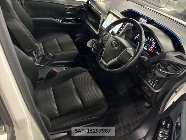 Toyota NOAH 2017-11 7816641-2