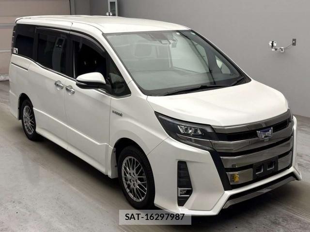 Toyota NOAH 2017-11 7816641-3