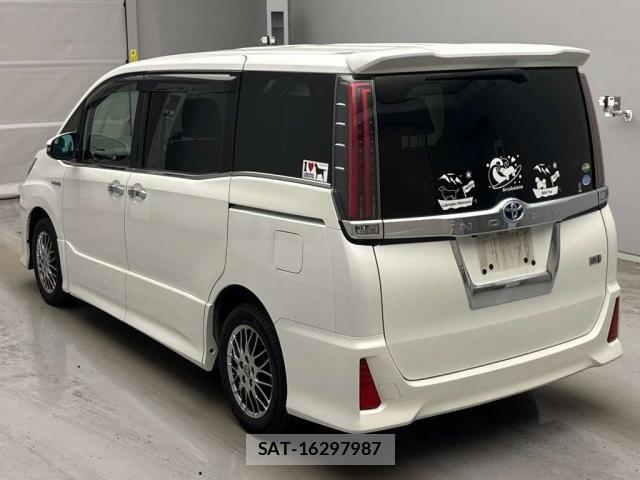 Toyota NOAH 2017-11 7816641-4