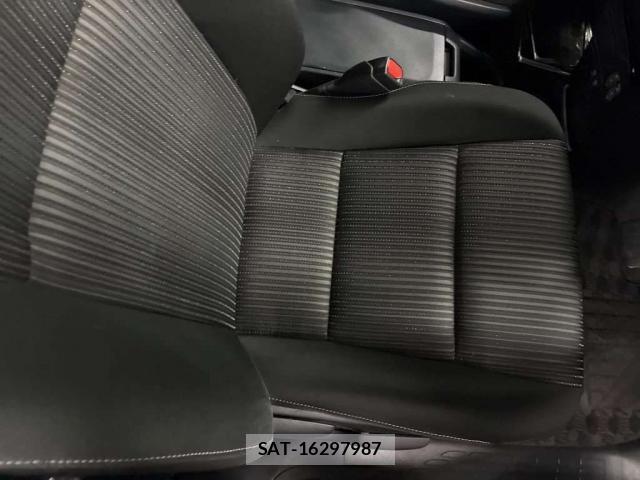 Toyota NOAH 2017-11 7816641-7