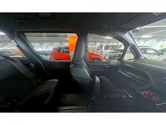 Toyota NOAH 2019-06 7816657-10