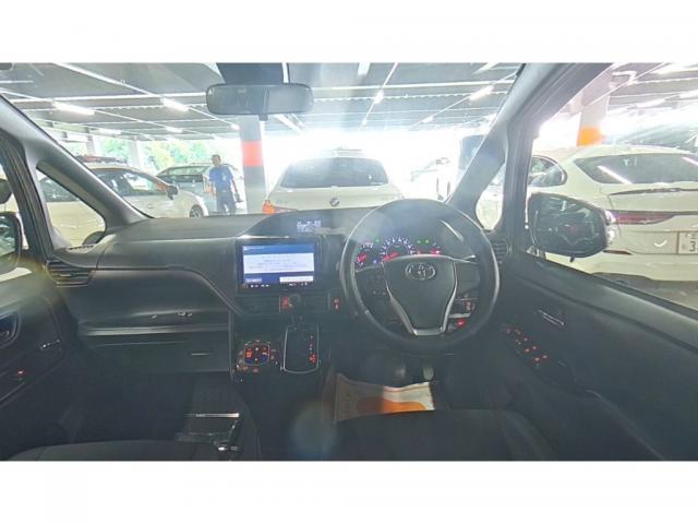 Toyota NOAH 2019-06 7816657-9