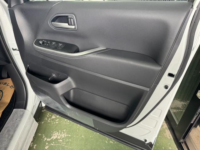 Toyota NOAH 2026-05 7816793-17