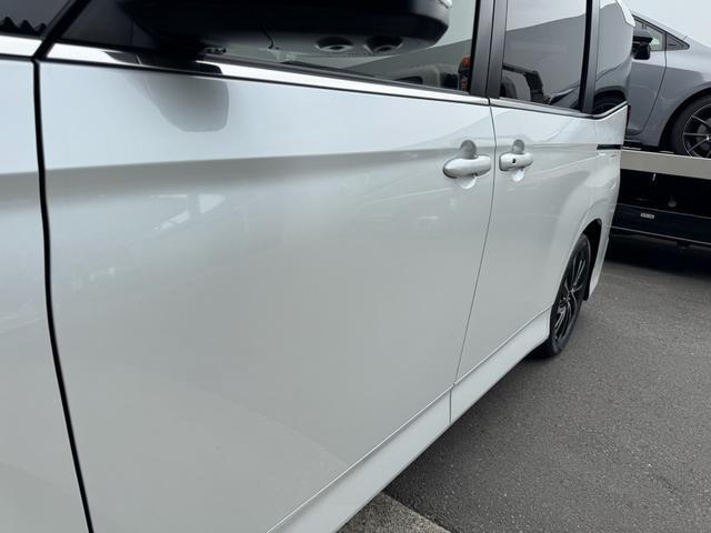 Toyota NOAH 2026-05 7816793-4