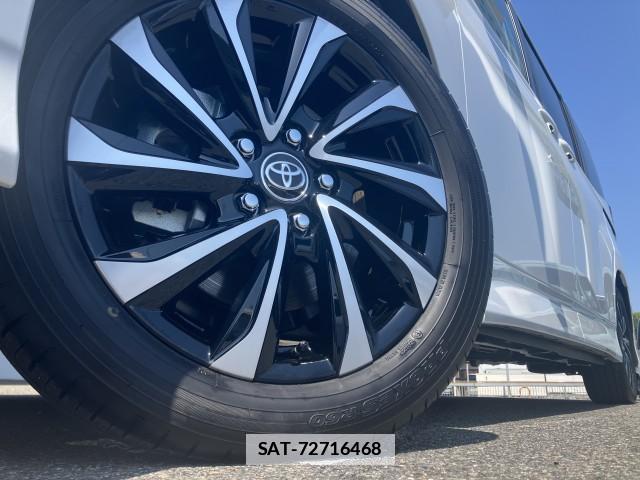 Toyota NOAH 2026-01 7817021-7