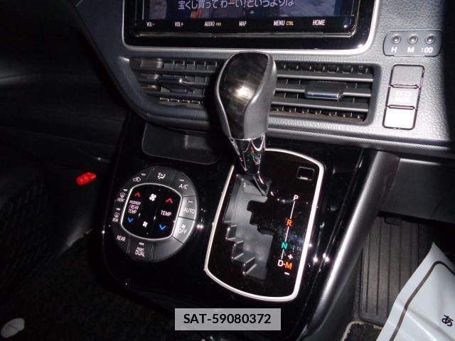 Toyota NOAH 2020-11 7817066-7
