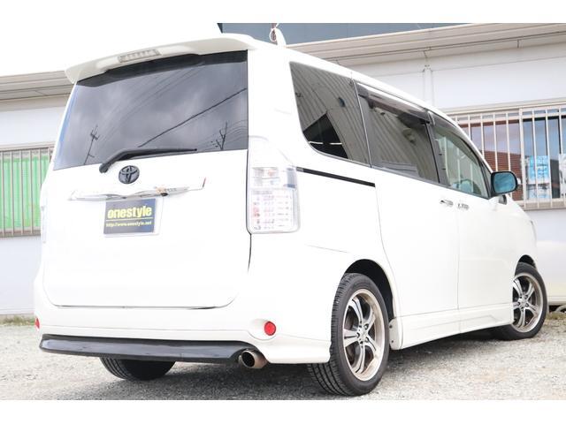 Toyota NOAH 2007-09 7817612-1