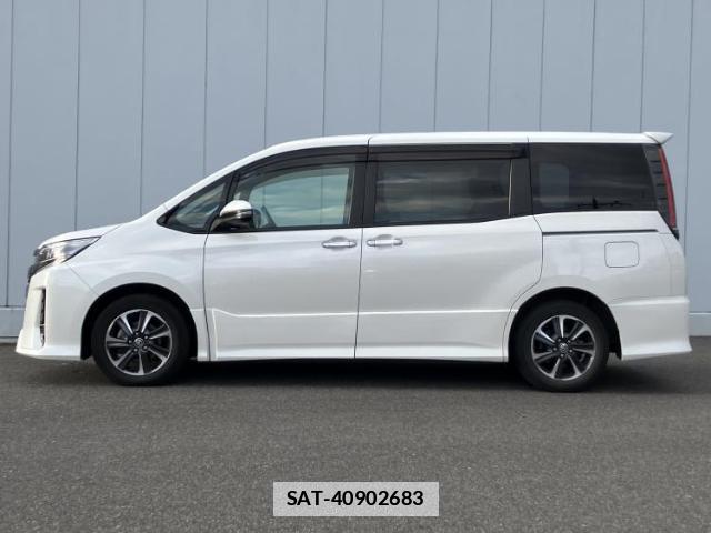 Toyota NOAH 2021-03 7818151-1