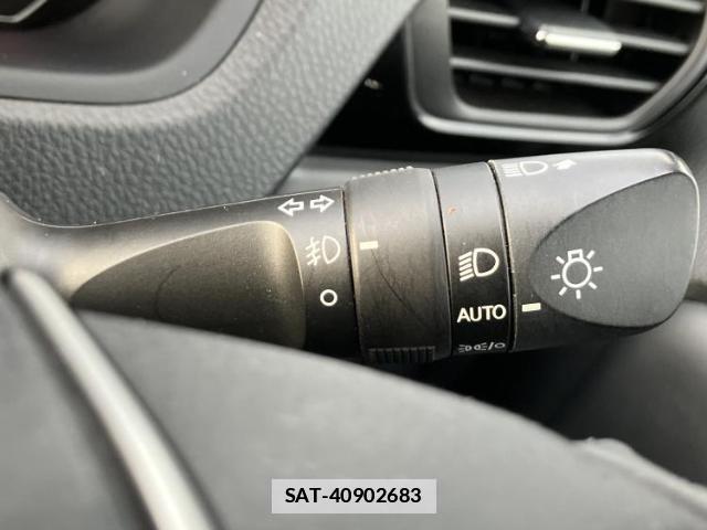 Toyota NOAH 2021-03 7818151-16