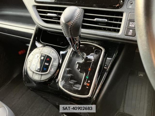 Toyota NOAH 2021-03 7818151-17