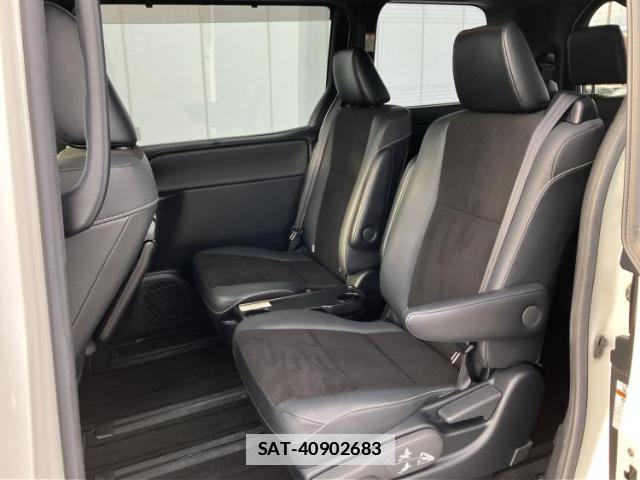 Toyota NOAH 2021-03 7818151-7