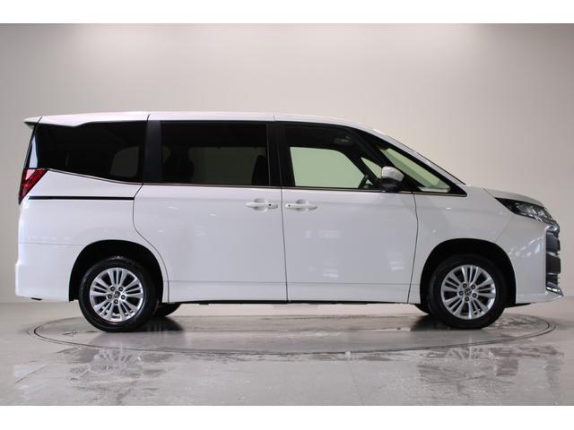 Toyota NOAH 2023-01 7818184-3