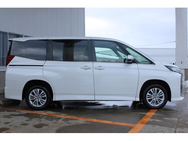 Toyota NOAH 2023-01 7818185-3