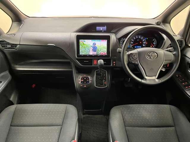 Toyota NOAH 2015-09 7818428-1