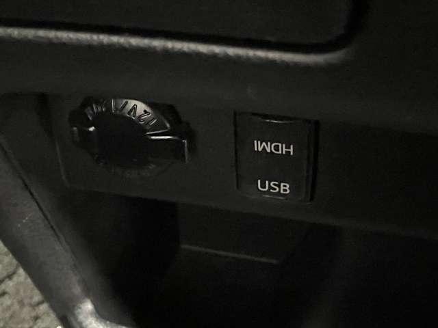 Toyota NOAH 2015-09 7818428-14