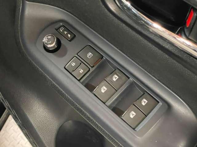 Toyota NOAH 2015-09 7818428-17