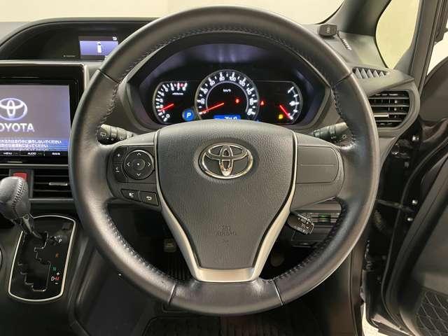 Toyota NOAH 2015-09 7818428-6