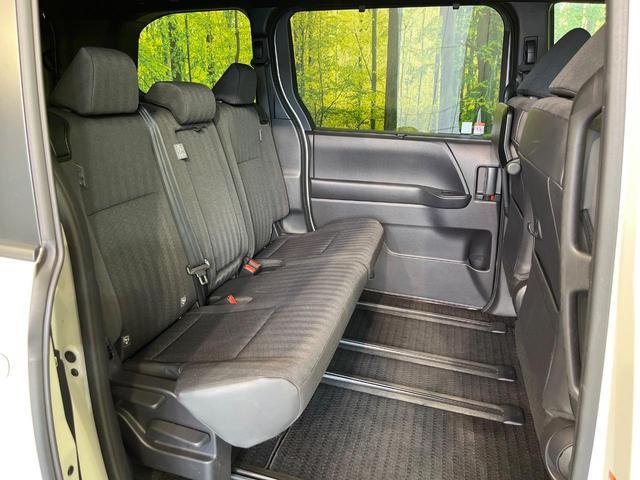 Toyota NOAH 2022-02 7818440-9