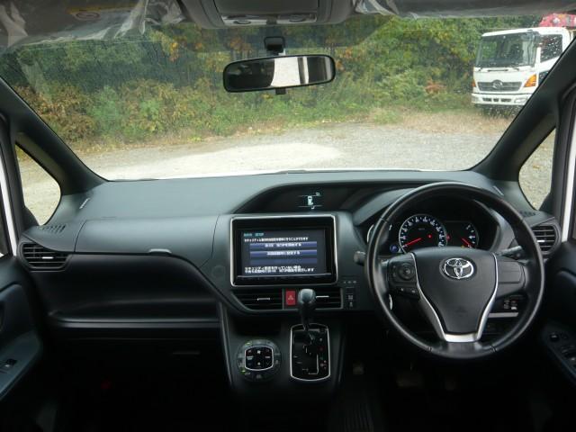 Toyota NOAH 2015-02 7818780-3