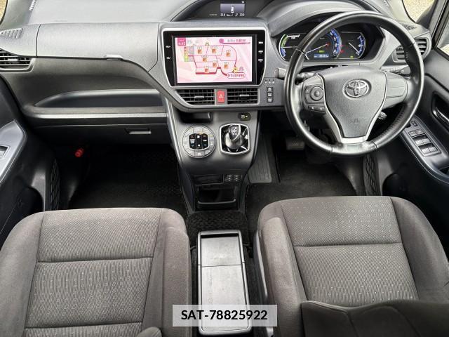 Toyota NOAH 2017-06 7818810-1