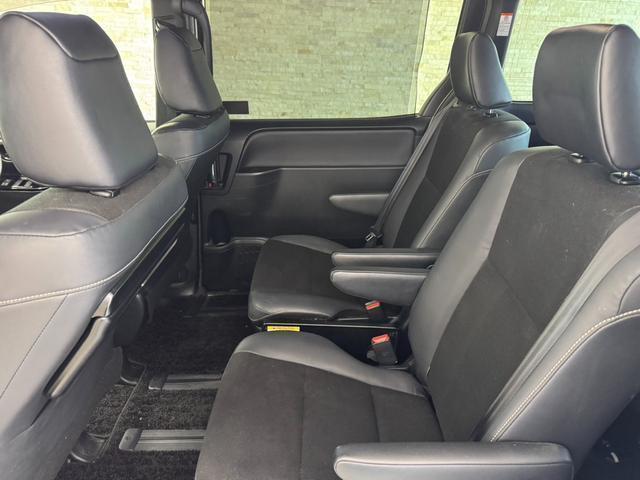 Toyota NOAH 2021-11 7818929-10