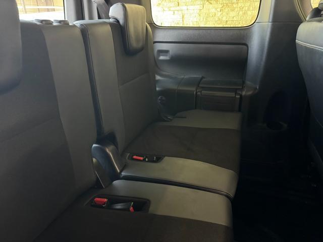Toyota NOAH 2021-11 7818929-11