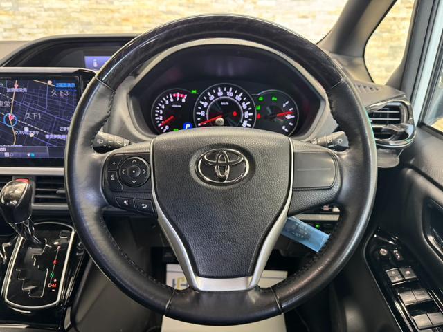 Toyota NOAH 2021-11 7818929-19
