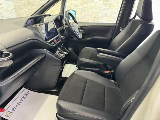Toyota NOAH 2021-11 7818929-8