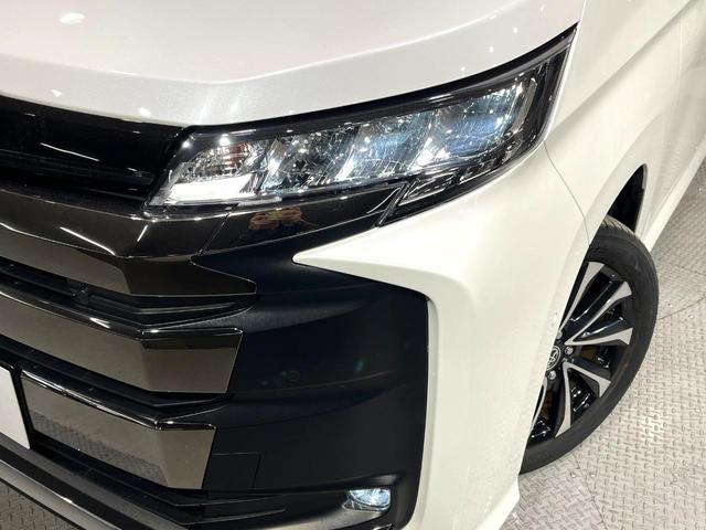 Toyota NOAH 2023-07 7818978-12