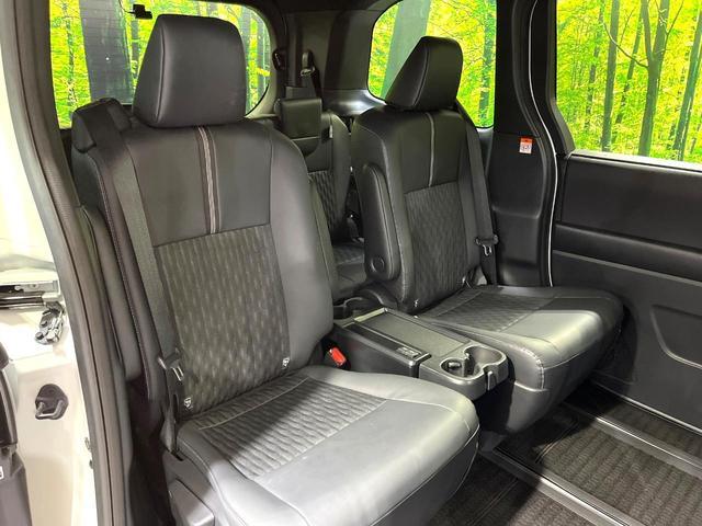 Toyota NOAH 2023-07 7818978-9