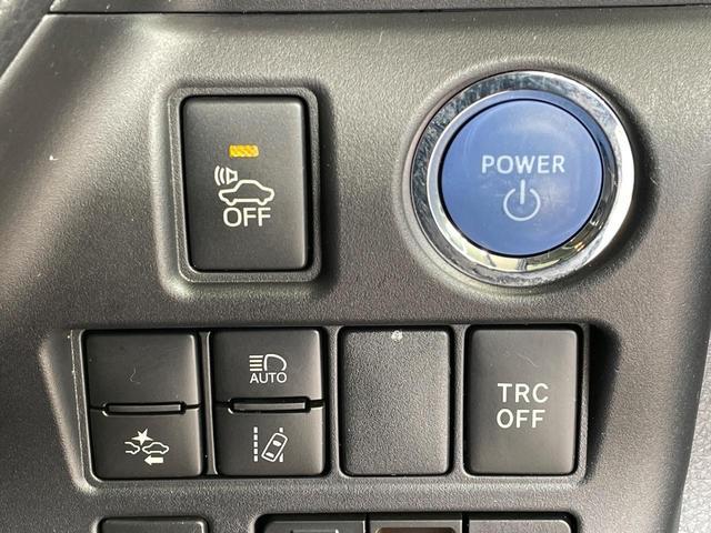 Toyota NOAH 2018-04 7819358-5