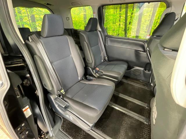 Toyota NOAH 2018-04 7819358-8