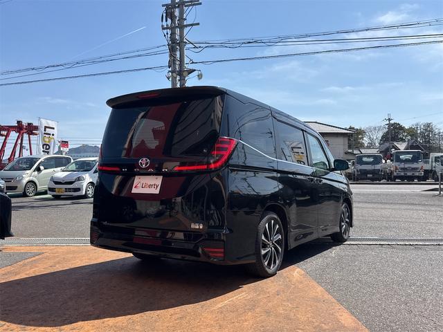 Toyota NOAH 2022-10 7819495-18
