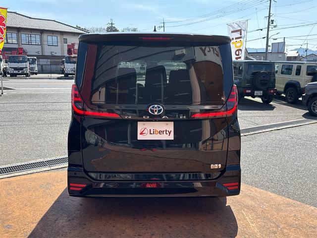 Toyota NOAH 2022-10 7819495-19