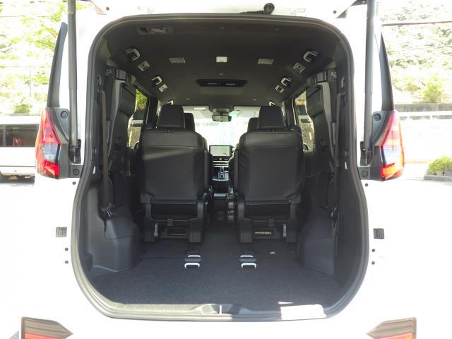 Toyota NOAH 2026-04 7819561-11