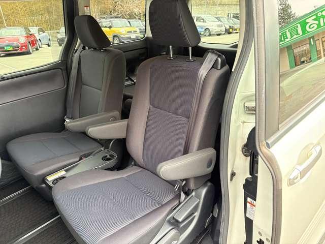 Toyota NOAH 2014-06 7819611-14