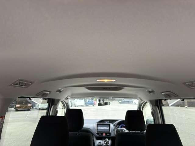 Toyota NOAH 2014-06 7819611-15