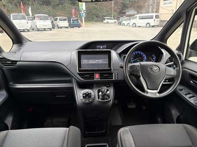 Toyota NOAH 2014-06 7819611-16