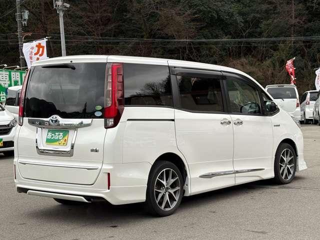Toyota NOAH 2014-06 7819611-8
