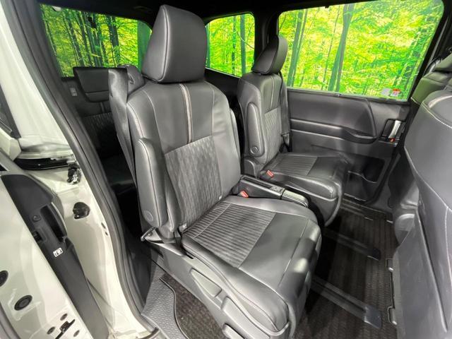 Toyota NOAH 2023-12 7819936-8