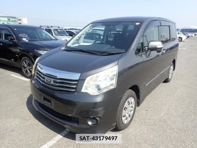 Toyota NOAH 2012-06 7820216-10