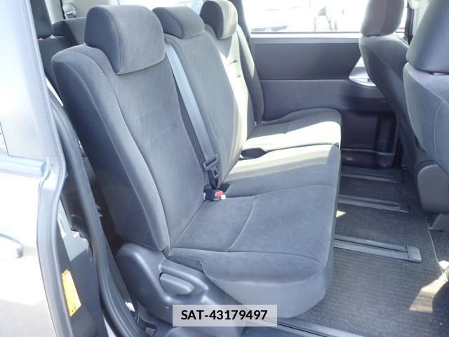 Toyota NOAH 2012-06 7820216-6